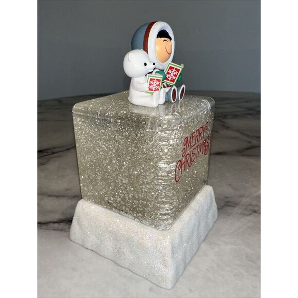 Hallmark Frosty Friends Waterglobe Cube Merry Christmas Bear Eskimo Snow Globe - Picture 2 of 9